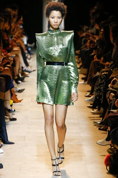 Look 27